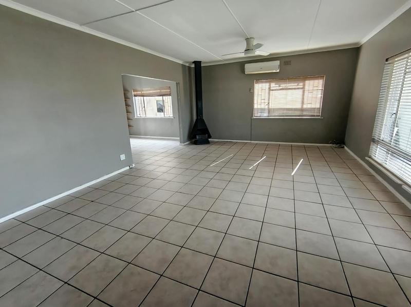 To Let Commercial Property for Rent in Prince Alfred Hamlet Western Cape